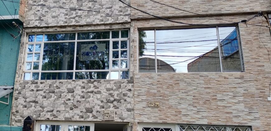 Casa en venta El Rubi-Villa de los Sauces