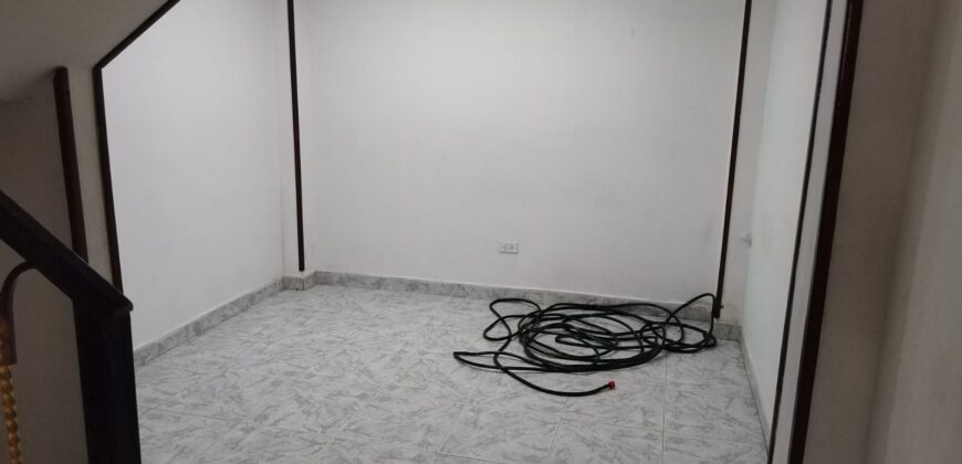 Casa en venta El Rubi-Villa de los Sauces