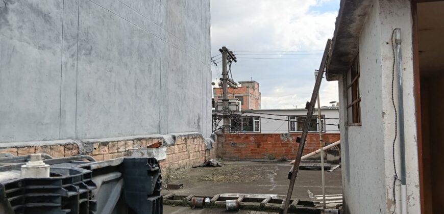 Casa Bodega en venta Carvajal