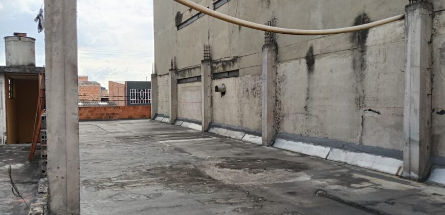 Casa Bodega en venta Carvajal